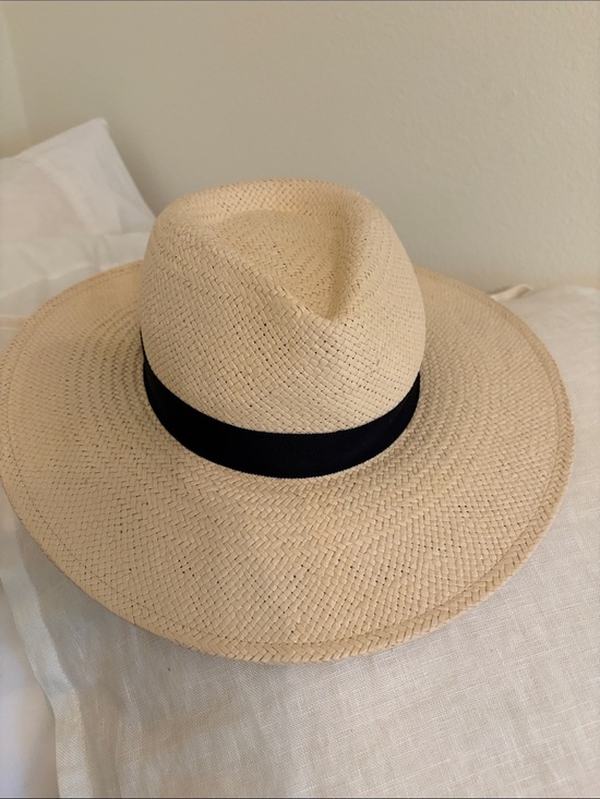 Banana Republic Natural Straw Sun Hat with black trim new without tag.